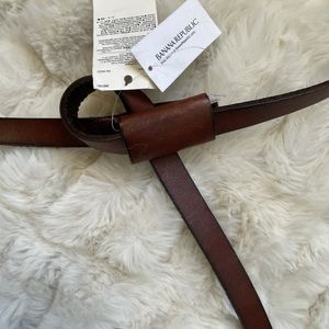 Banana Republic genuine leather slide belt. Medium. brown.